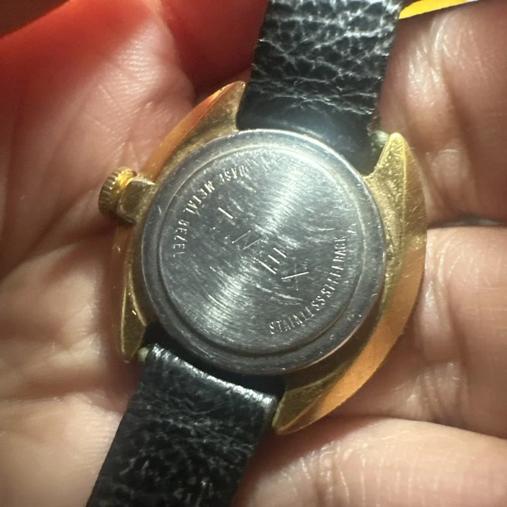 Working Vintage Timex Manual Wind Women's Watch Rare Black Leather 28mm Fit 6.25